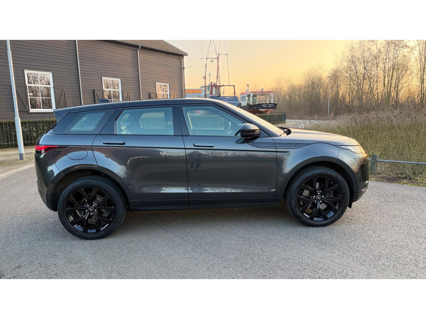 Land Rover Range Rover Evoque 2.0 D180 AWD R-Dynamic SE Leer Navi Led-Xenon Meridia Soundsysteem,
