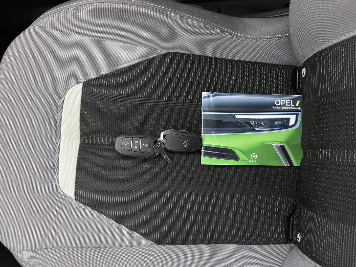 Opel Mokka-e Elegance 50-kWh 11kw bl. *DIGI-COCKPIT | FULL-LED | CARPLAY | COMFORTSEATS | CAMERA | KEYLESS | DAB+ | ECC | CRUISE | 17''ALU*