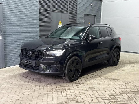 Volvo XC40 2.0 B3 Plus Black Edition | Harman/Kardon | Pilot Assist | Camera | BLIS | Memory | Stoel+Stuurverwarming | Keyless | ACC | 20 Inch