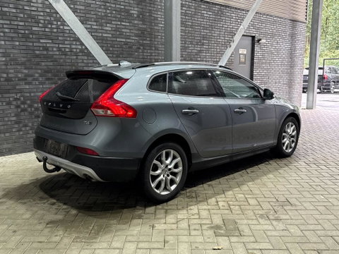 Volvo V40 2.0 T4 Momentum | Trekhaak | Navigatie | Stoelverwarming | Camera