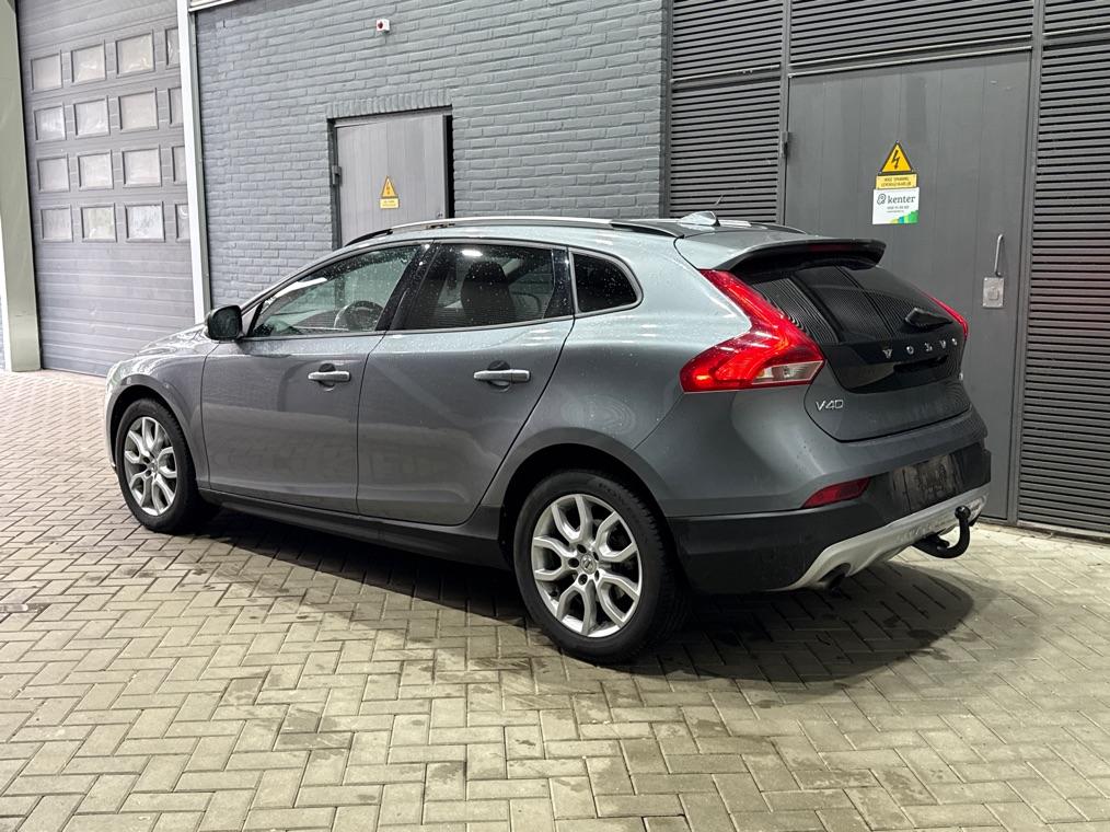 Volvo V40 2.0 T4 Momentum | Trekhaak | Navigatie | Stoelverwarming | Camera