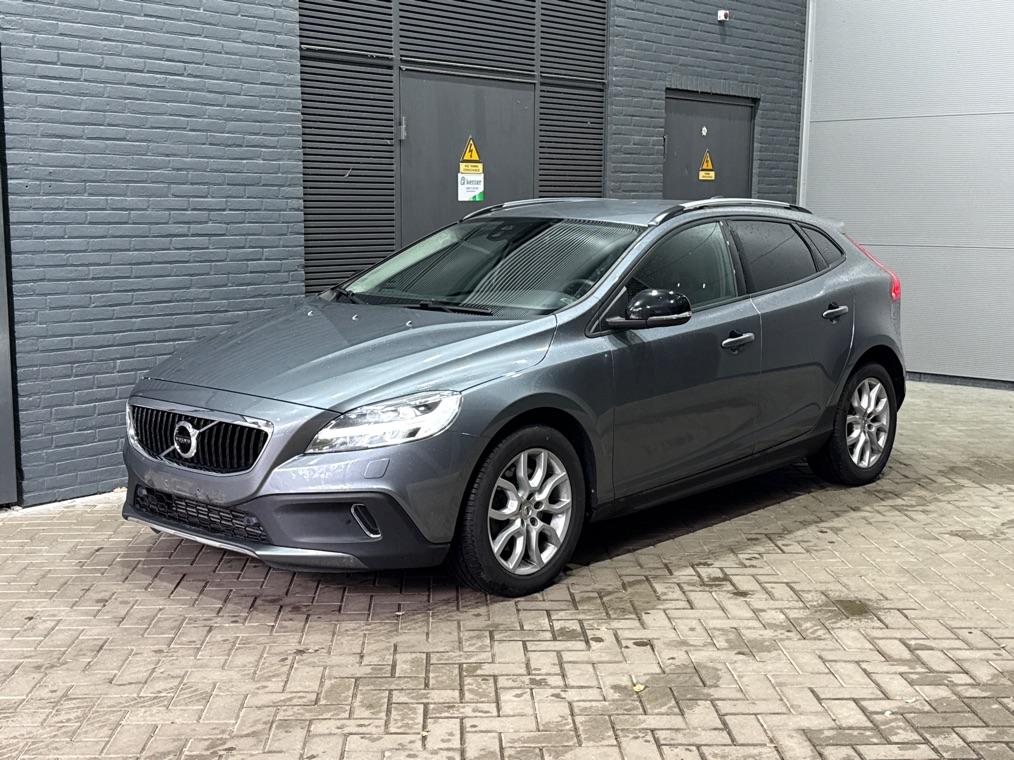 Volvo V40 2.0 T4 Momentum | Trekhaak | Navigatie | Stoelverwarming | Camera