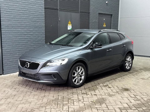 Volvo V40 2.0 T4 Momentum | Trekhaak | Navigatie | Stoelverwarming | Camera