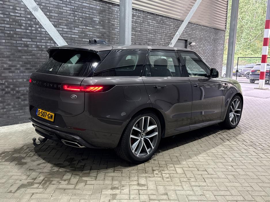 Land Rover Range Rover Sport 3.0 P510e First Edition | Luchtvering | Trekhaak | Panoramadak | Koelkast | Meridian