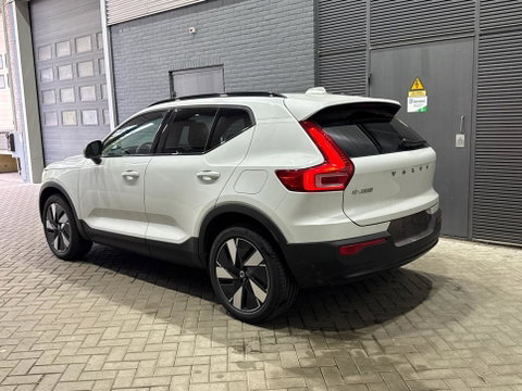 Volvo EX40 Single Motor Extended Range Plus 82 kWh | Harman/Kardon | 360° Camera | BLIS | Stoel+Stuurverwarming | ACC