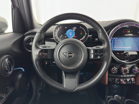 MINI 5-deurs 1.5 One Business Edition (INCL.BTW) *LEATHER | FULL-LED | DIGI-COCKPIT | AMBIENT-LIGHT | NAVI-FULLMAP | DAB | AIRCO | PDC | 16''ALU*