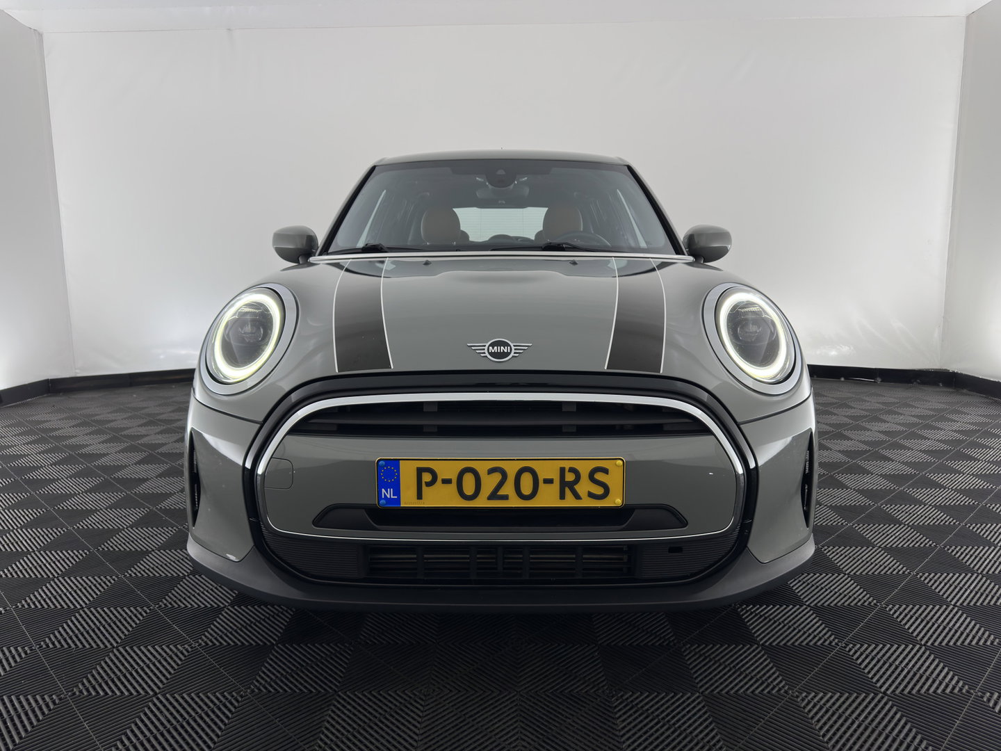 MINI 5-deurs 1.5 One Business Edition (INCL.BTW) *LEATHER | FULL-LED | DIGI-COCKPIT | AMBIENT-LIGHT | NAVI-FULLMAP | DAB | AIRCO | PDC | 16''ALU*