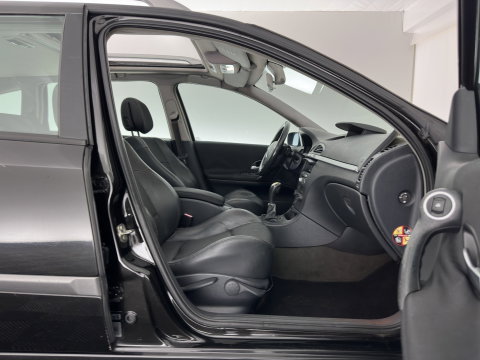 Renault Laguna Grand Tour 2.0-16V Privilège Aut. *PANO | LEATHER-FABRIC | NAVI-FULLMAP | CABASSE-SOUND | ECC | CRUISE | 17''ALU | TOWBAR*