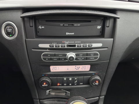 Renault Laguna Grand Tour 2.0-16V Privilège Aut. *PANO | LEATHER-FABRIC | NAVI-FULLMAP | CABASSE-SOUND | ECC | CRUISE | 17''ALU | TOWBAR*