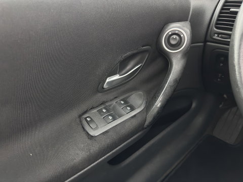 Renault Laguna Grand Tour 2.0-16V Privilège Aut. *PANO | LEATHER-FABRIC | NAVI-FULLMAP | CABASSE-SOUND | ECC | CRUISE | 17''ALU | TOWBAR*