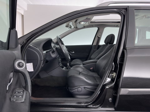 Renault Laguna Grand Tour 2.0-16V Privilège Aut. *PANO | LEATHER-FABRIC | NAVI-FULLMAP | CABASSE-SOUND | ECC | CRUISE | 17''ALU | TOWBAR*