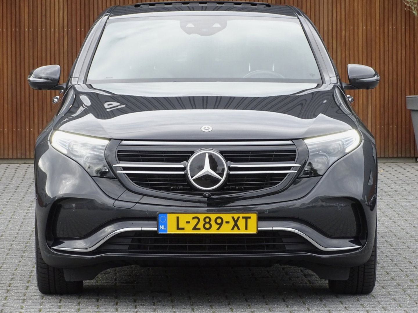 Mercedes-Benz EQC 400 4M 408PK AMG / Burmester / 360° / *NAP*