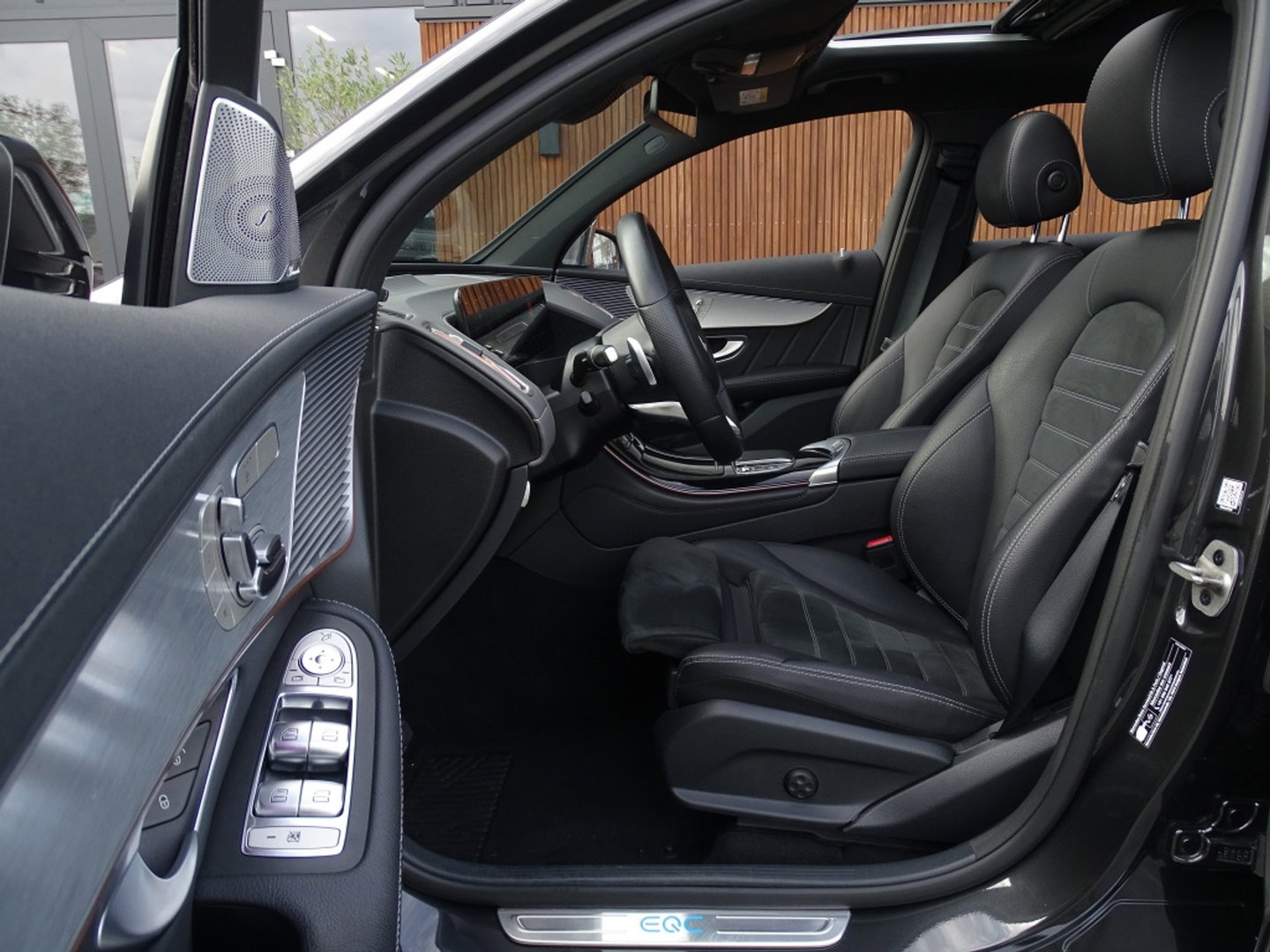 Mercedes-Benz EQC 400 4M 408PK AMG / Burmester / 360° / *NAP*