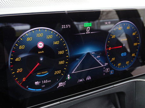 Mercedes-Benz EQC 400 4M 408PK AMG / Burmester / 360° / *NAP*