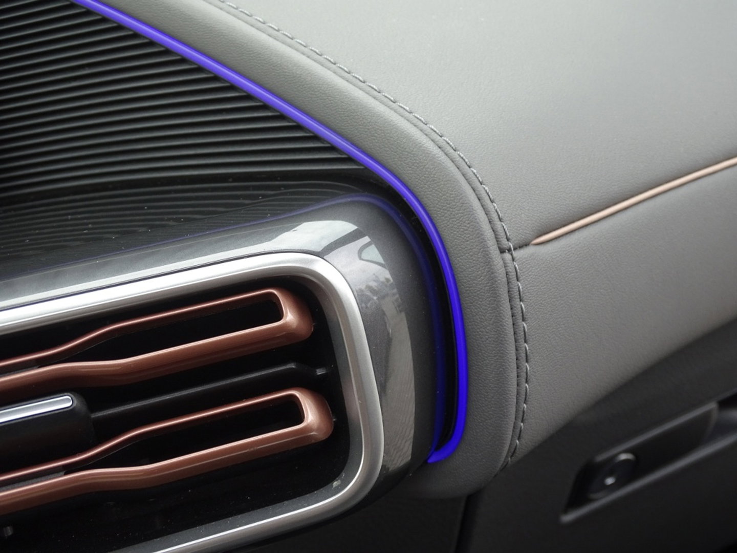 Mercedes-Benz EQC 400 4M 408PK AMG / Burmester / 360° / *NAP*