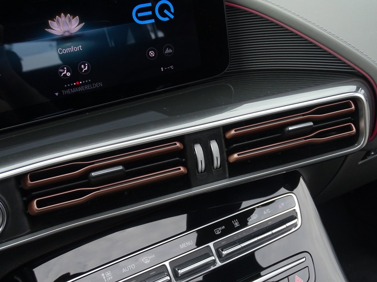 Mercedes-Benz EQC 400 4M 408PK AMG / Burmester / 360° / *NAP*