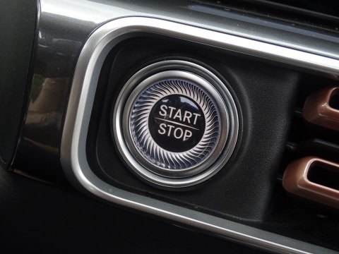 Mercedes-Benz EQC 400 4M 408PK AMG / Burmester / 360° / *NAP*