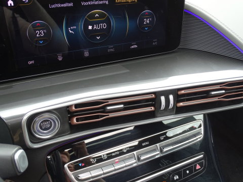Mercedes-Benz EQC 400 4M 408PK AMG / Burmester / 360° / *NAP*