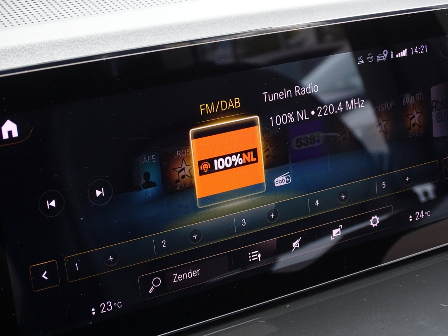 Mercedes-Benz EQC 400 4M 408PK AMG / Burmester / 360° / *NAP*