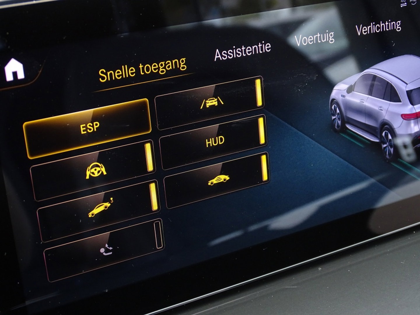 Mercedes-Benz EQC 400 4M 408PK AMG / Burmester / 360° / *NAP*