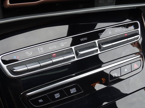 Mercedes-Benz EQC 400 4M 408PK AMG / Burmester / 360° / *NAP*