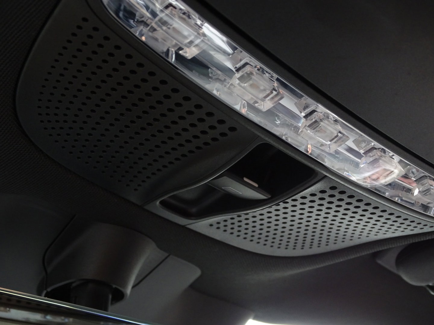 Mercedes-Benz EQC 400 4M 408PK AMG / Burmester / 360° / *NAP*