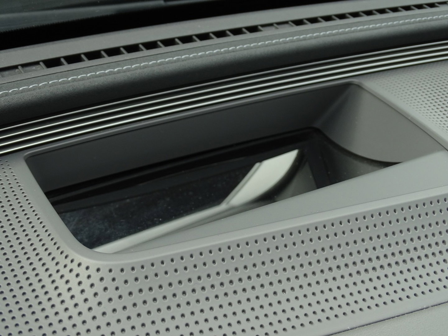 Mercedes-Benz EQC 400 4M 408PK AMG / Burmester / 360° / *NAP*