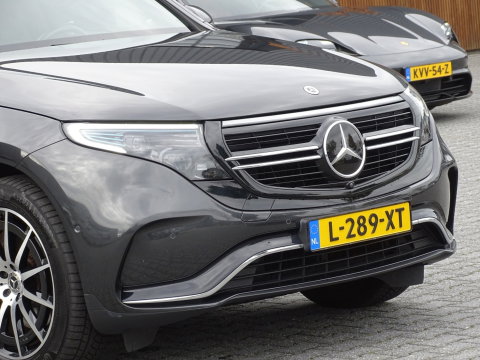 Mercedes-Benz EQC 400 4M 408PK AMG / Burmester / 360° / *NAP*