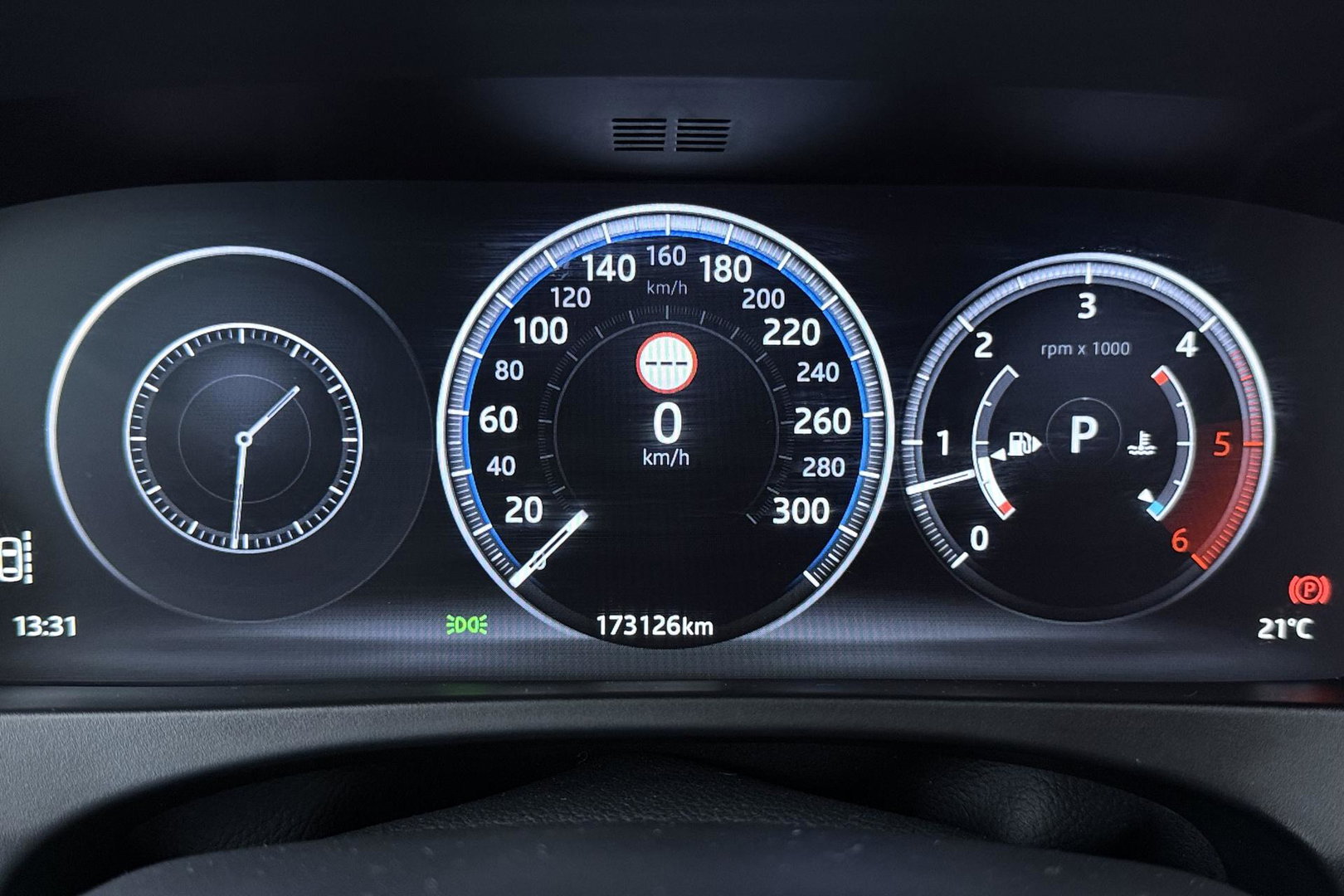 Jaguar F-PACE 3.0 S AWD 30d | Panoramadak | Trekhaak | Meridian | Stoelventilatie | Keyless | Stoel+achterbankverwarming | Camera