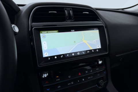 Jaguar F-PACE 3.0 S AWD 30d | Panoramadak | Trekhaak | Meridian | Stoelventilatie | Keyless | Stoel+achterbankverwarming | Camera