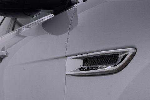 Jaguar F-PACE 3.0 S AWD 30d | Panoramadak | Trekhaak | Meridian | Stoelventilatie | Keyless | Stoel+achterbankverwarming | Camera