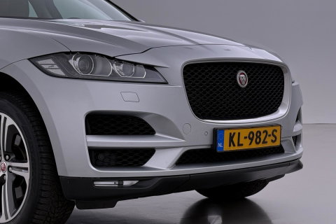Jaguar F-PACE 3.0 S AWD 30d | Panoramadak | Trekhaak | Meridian | Stoelventilatie | Keyless | Stoel+achterbankverwarming | Camera