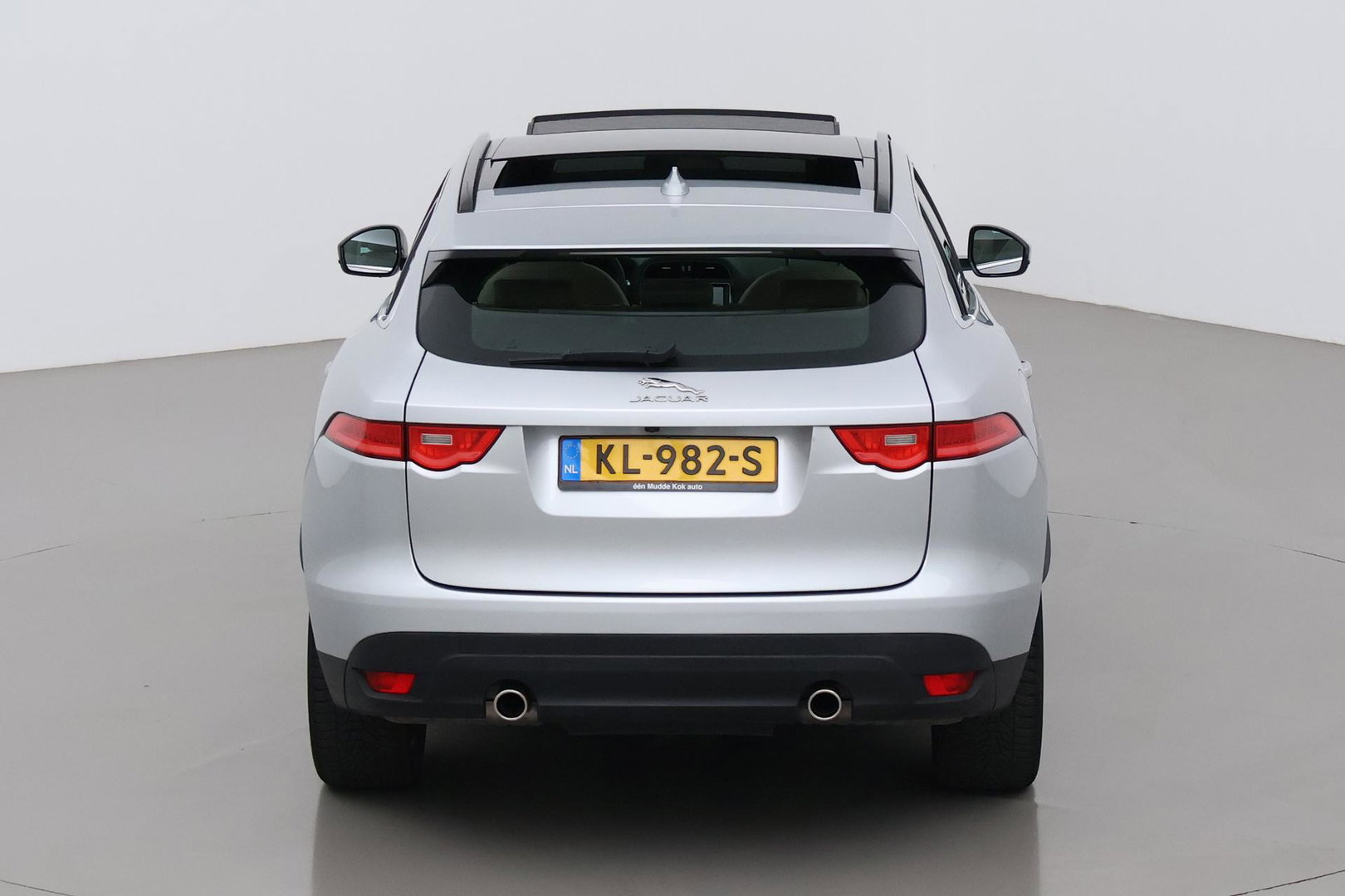 Jaguar F-PACE 3.0 S AWD 30d | Panoramadak | Trekhaak | Meridian | Stoelventilatie | Keyless | Stoel+achterbankverwarming | Camera