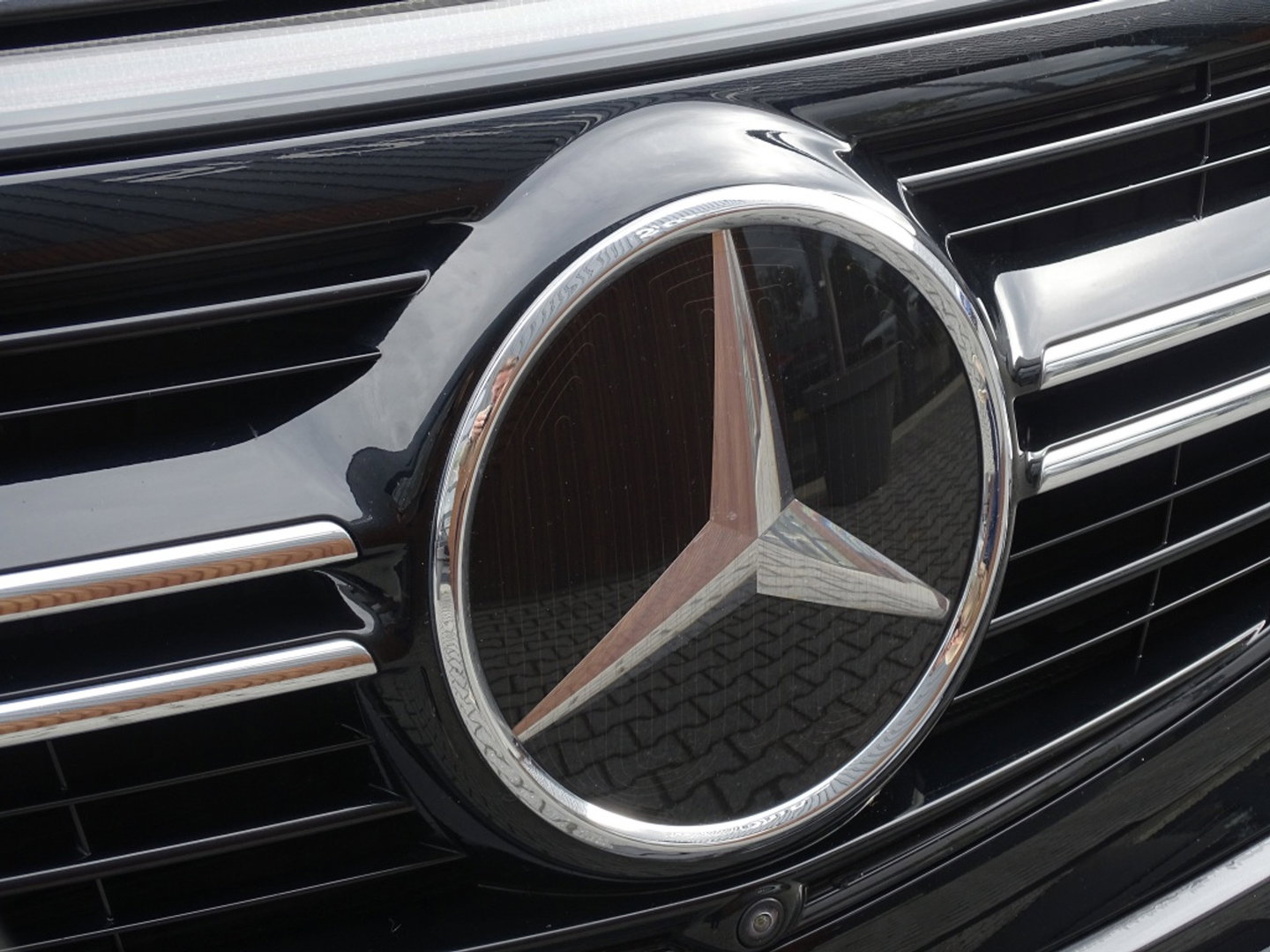 Mercedes-Benz EQC 400 4M 408PK AMG / Burmester / 360° / *NAP*