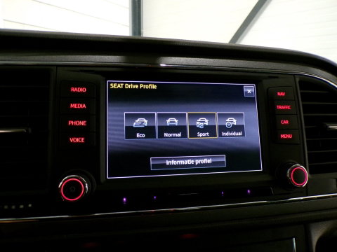 SEAT Leon ST 1.4 EcoTSI FR "Automaat" Apple-Carplay Stoelverwarming Android-Auto Drive-mode 19"Velgen Full-LED Parkeersensoren