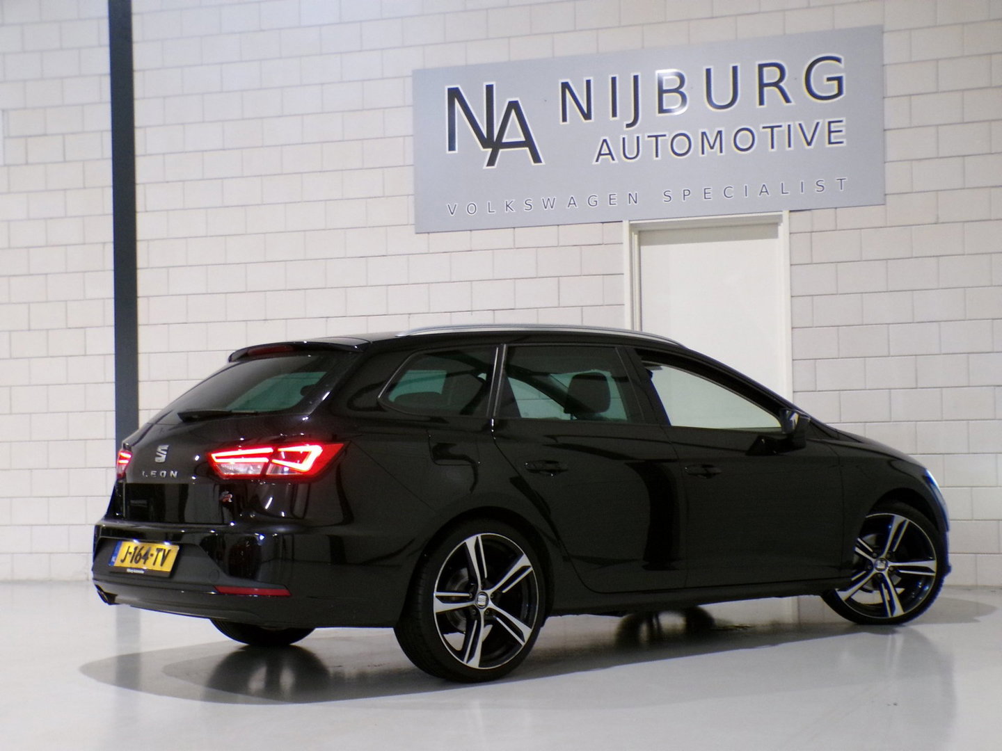 SEAT Leon ST 1.4 EcoTSI FR "Automaat" Apple-Carplay Stoelverwarming Android-Auto Drive-mode 19"Velgen Full-LED Parkeersensoren