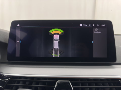 BMW 5 Serie Touring 530e Business Edition Plus (Plug-in) (INCL.BTW) *LEATHER | FULL-LED | MEMORY-PACK | HEATED-COMFORTSEATS | NAVI-FULLMAP | PRIVACY-GLASS | ECC | PDC | CRUISE | 18''ALU | TOWBAR*