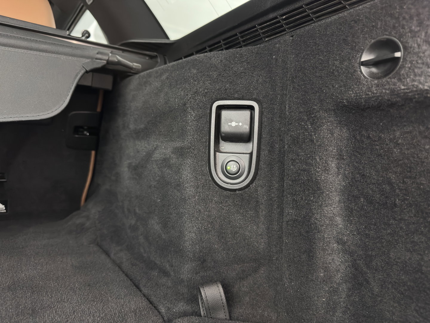 BMW 5 Serie Touring 530e Business Edition Plus (Plug-in) (INCL.BTW) *LEATHER | FULL-LED | MEMORY-PACK | HEATED-COMFORTSEATS | NAVI-FULLMAP | PRIVACY-GLASS | ECC | PDC | CRUISE | 18''ALU | TOWBAR*