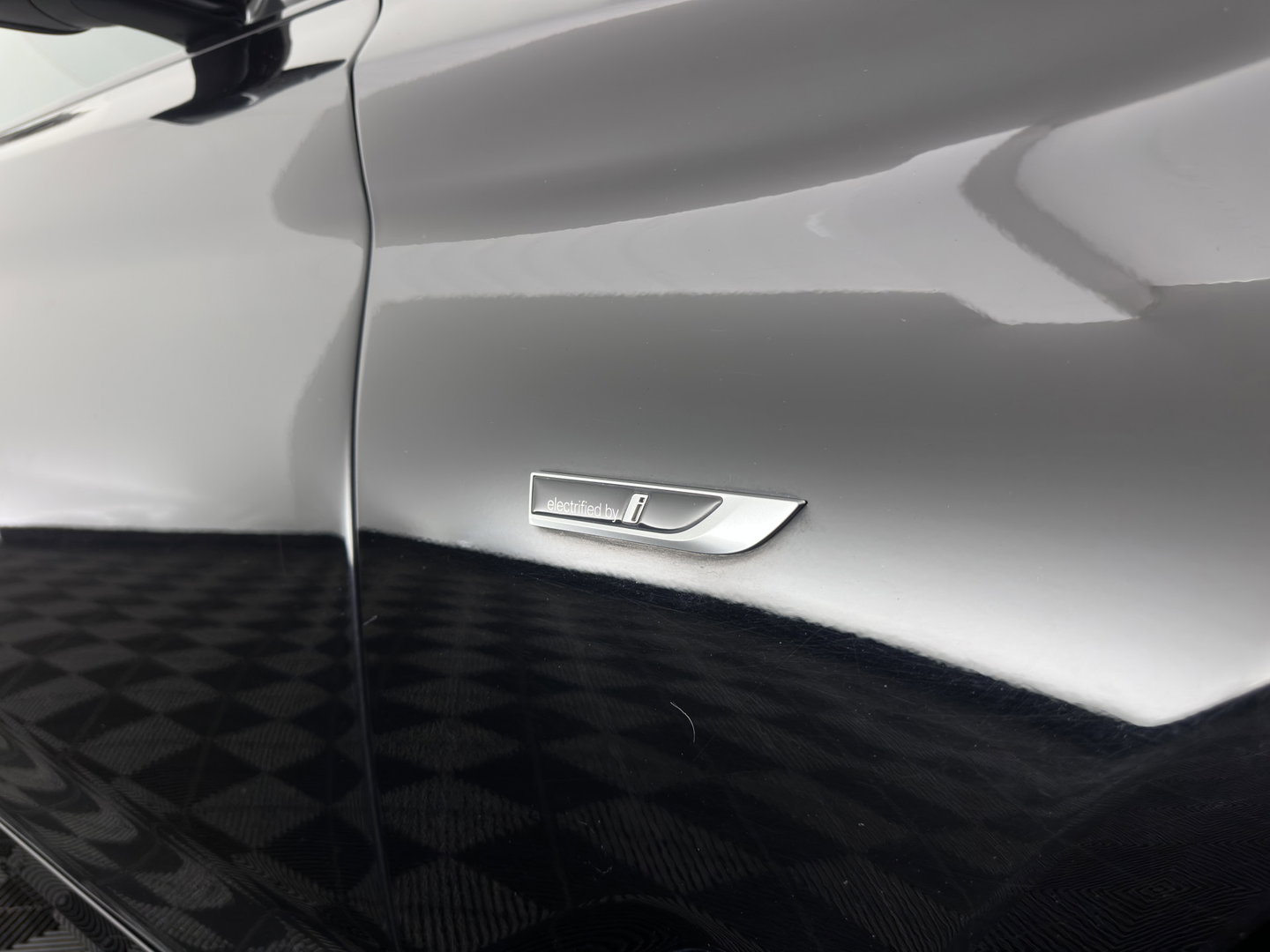 BMW 5 Serie Touring 530e Business Edition Plus (Plug-in) (INCL.BTW) *LEATHER | FULL-LED | MEMORY-PACK | HEATED-COMFORTSEATS | NAVI-FULLMAP | PRIVACY-GLASS | ECC | PDC | CRUISE | 18''ALU | TOWBAR*