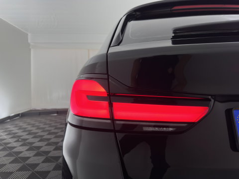 BMW 5 Serie Touring 530e Business Edition Plus (Plug-in) (INCL.BTW) *LEATHER | FULL-LED | MEMORY-PACK | HEATED-COMFORTSEATS | NAVI-FULLMAP | PRIVACY-GLASS | ECC | PDC | CRUISE | 18''ALU | TOWBAR*