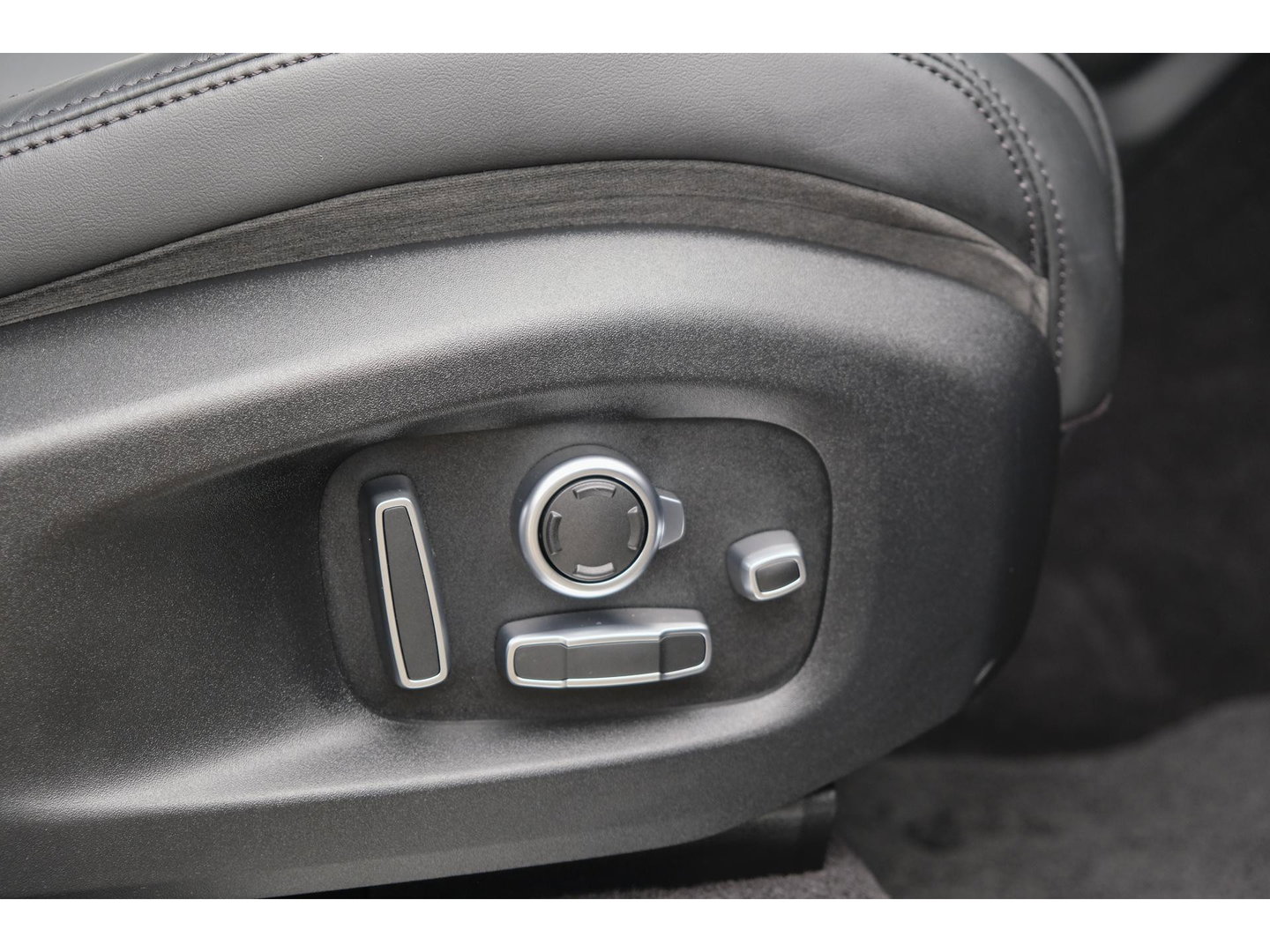 Land Rover Range Rover Sport P575 SVR 575pk Panoramadak *BTW* Head-up Alcantara Schaalstoelen 22" LMV