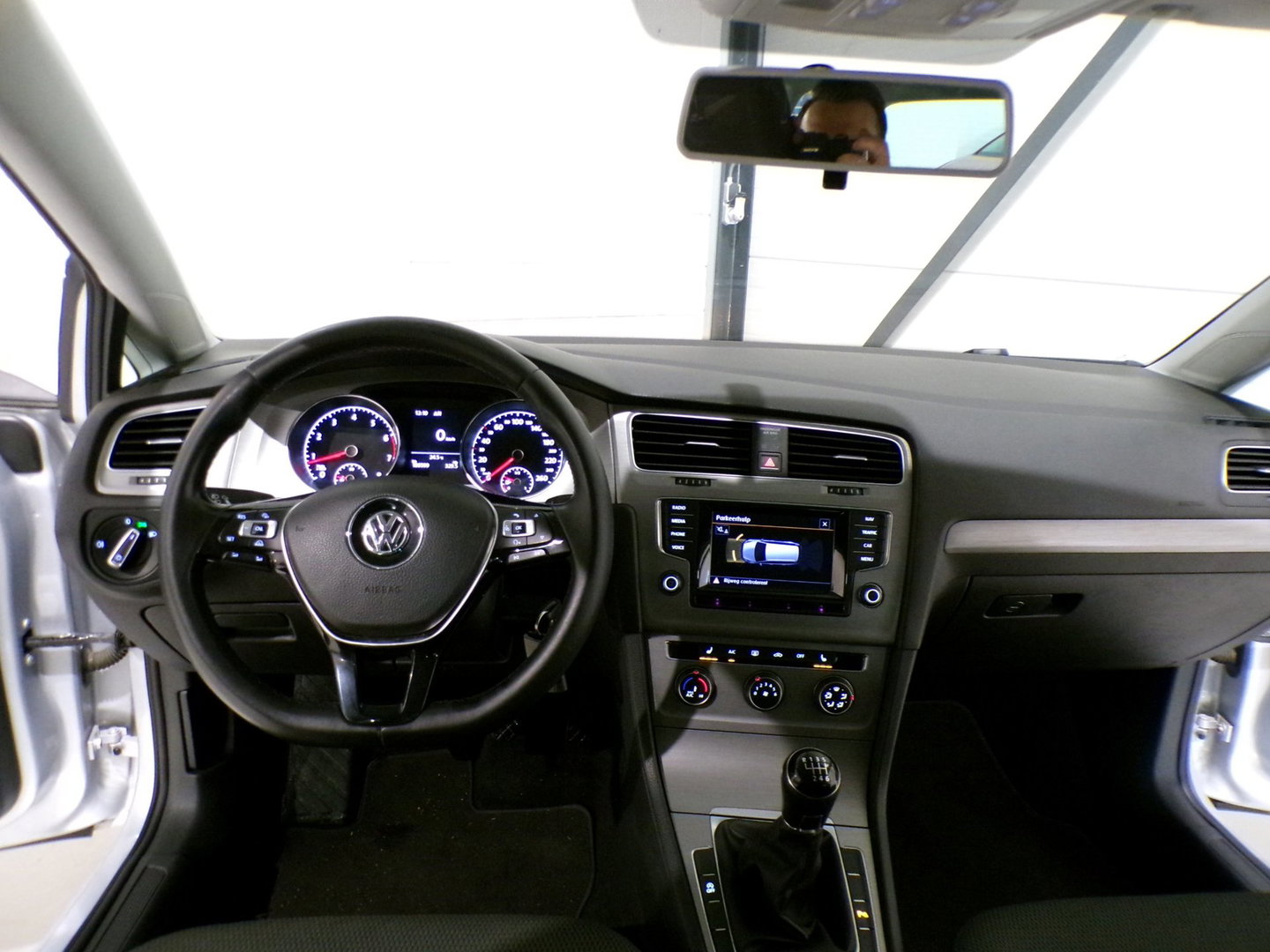 Volkswagen Golf Variant 1.2 TSI Comfortline Trekhaak Stoelverwarming Parkeersensoren Navigatie Bluetooth Cruise-control Garantie