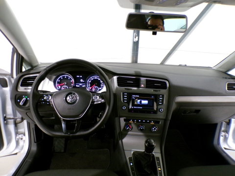 Volkswagen Golf Variant 1.2 TSI Comfortline Trekhaak Stoelverwarming Parkeersensoren Navigatie Bluetooth Cruise-control Garantie