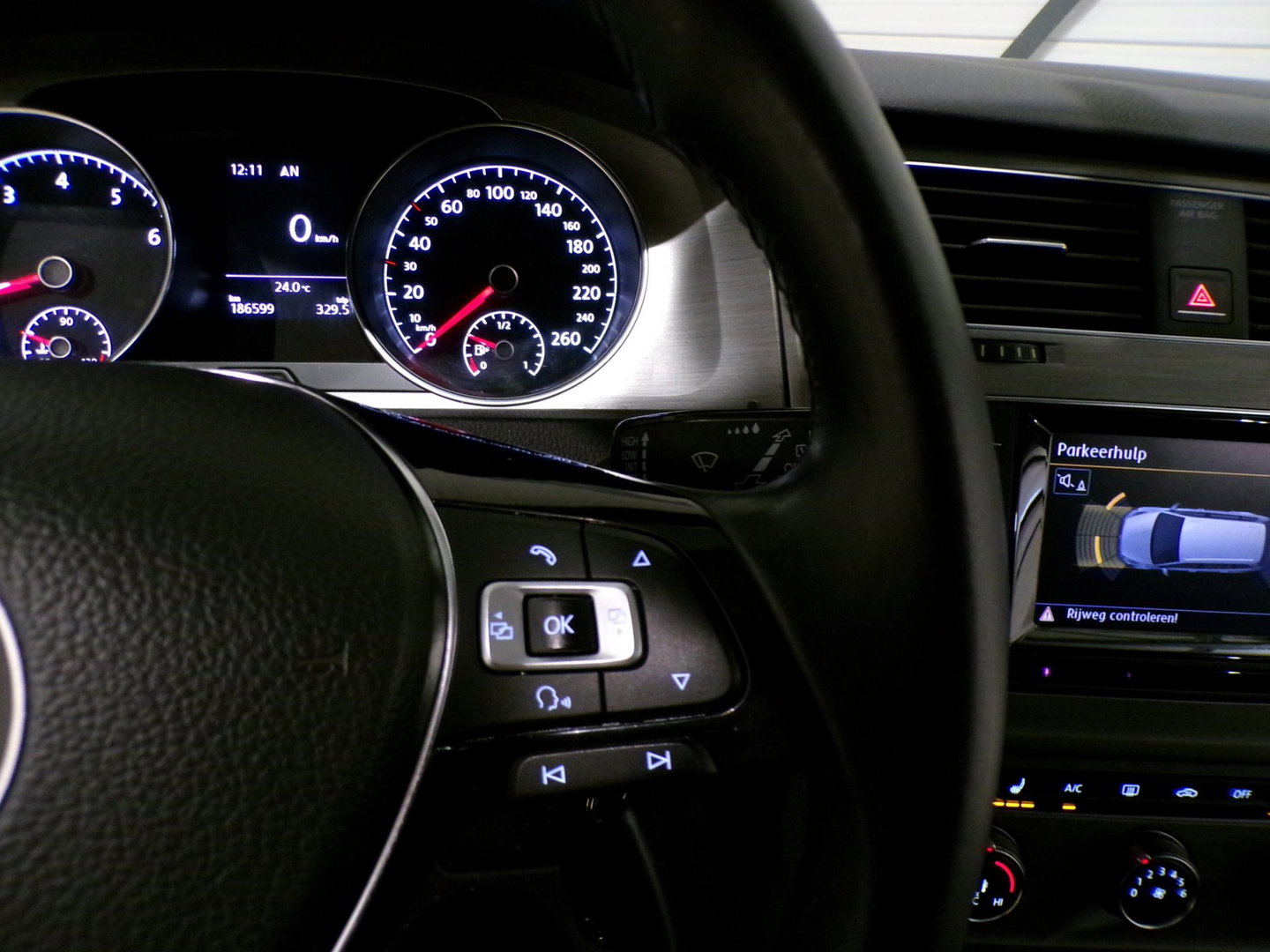 Volkswagen Golf Variant 1.2 TSI Comfortline Trekhaak Stoelverwarming Parkeersensoren Navigatie Bluetooth Cruise-control Garantie