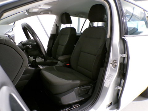 Volkswagen Golf Variant 1.2 TSI Comfortline Trekhaak Stoelverwarming Parkeersensoren Navigatie Bluetooth Cruise-control Garantie
