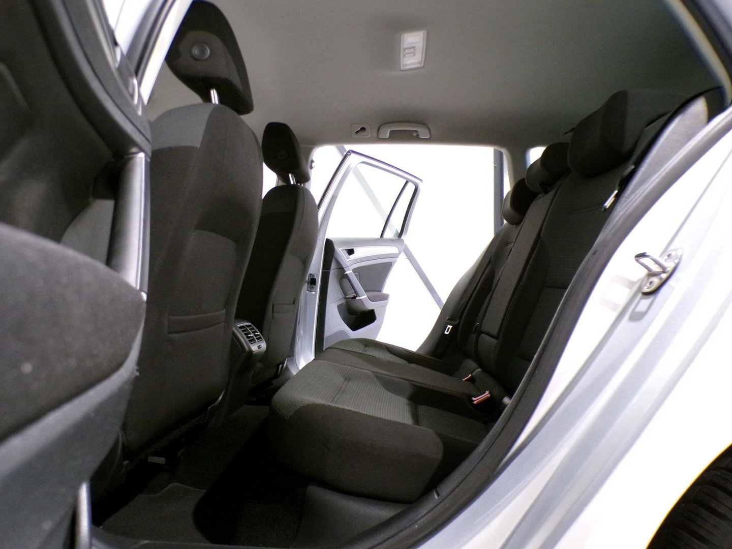 Volkswagen Golf Variant 1.2 TSI Comfortline Trekhaak Stoelverwarming Parkeersensoren Navigatie Bluetooth Cruise-control Garantie