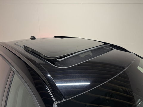 Volvo XC40 2.0 T4 R-Design Pano Camera Carplay Trekh. NAP