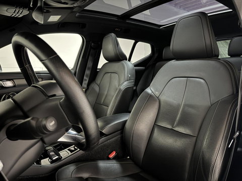 Volvo XC40 2.0 T4 R-Design Pano Camera Carplay Trekh. NAP