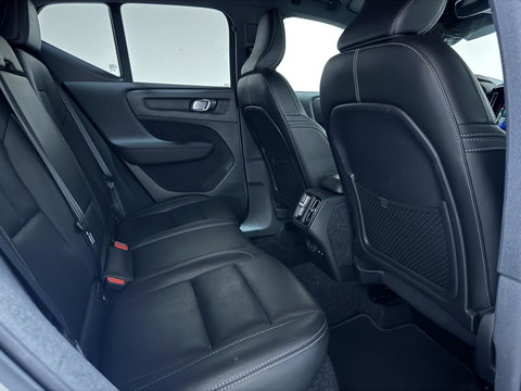 Volvo XC40 2.0 T4 R-Design Pano Camera Carplay Trekh. NAP
