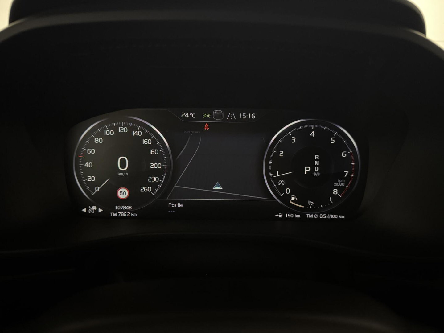 Volvo XC40 2.0 T4 R-Design Pano Camera Carplay Trekh. NAP